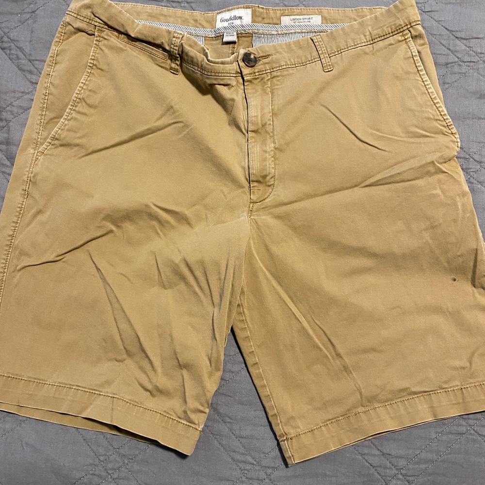 Goodfellow Khaki shorts
